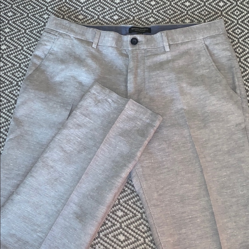 The Banana Republic Kentfield Linen Pant (Grey)